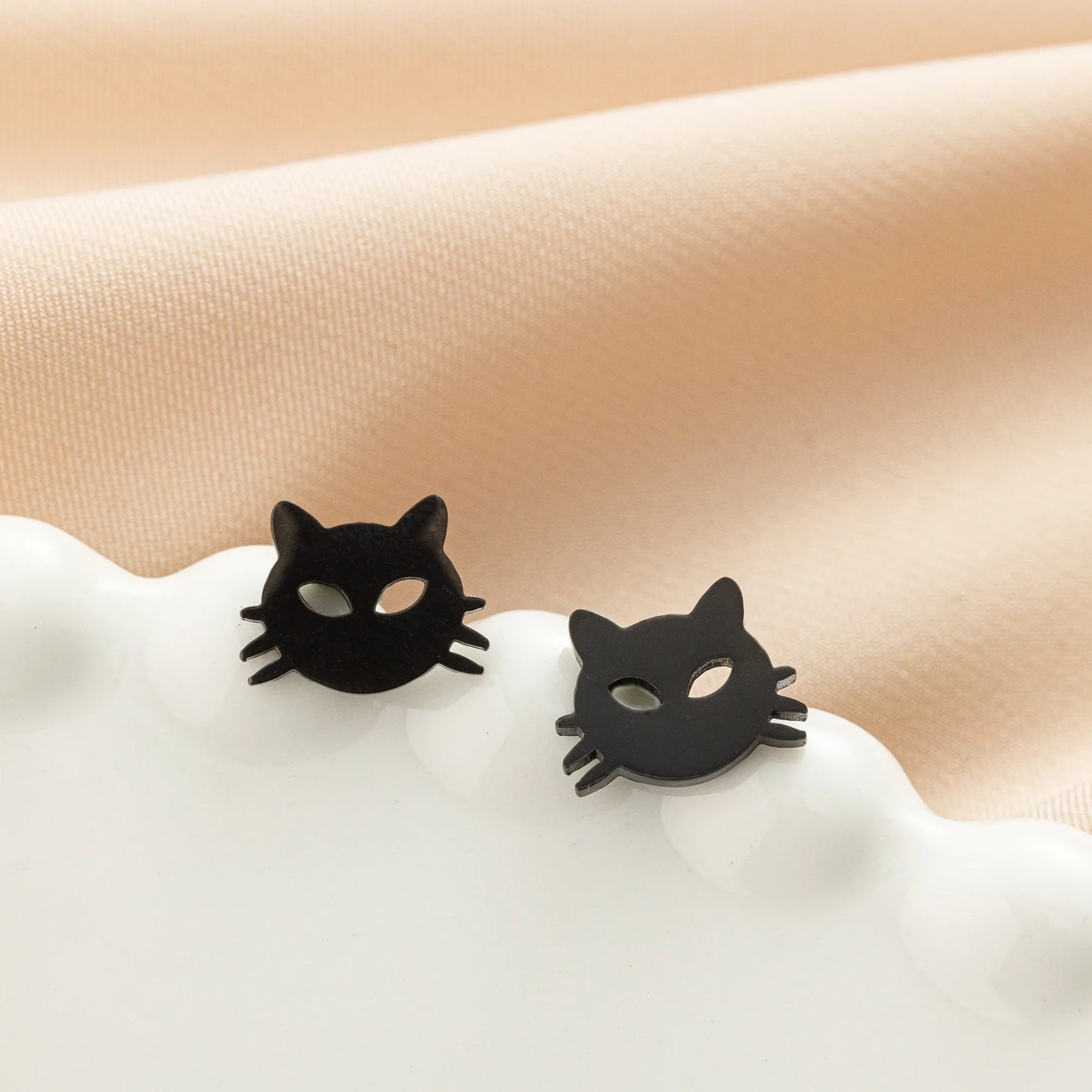 Jisensp Cartoon Cat Earrings — Cute Stainless Steel Kitten Studs for Women & Girls, Funny Animal Jewelry