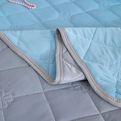 Grade A Cooling Summer Blanket – Lightweight Breathable Cooling Comforter for Bed, Soft Air-Conditioned Quilt (King/Queen Size)
