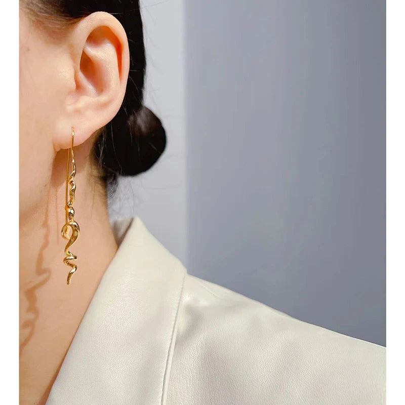 Abstract 3D Design Earrings – Cool & Handsome Fashion Women’s Retro Exquisite Ear Hanging Jewelry Accessories