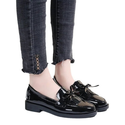 Women’s Patent Leather Loafers – British Style Tassel Bowknot Flat Shoes, Comfortable Casual Small Leather Shoes for Women Zapatos