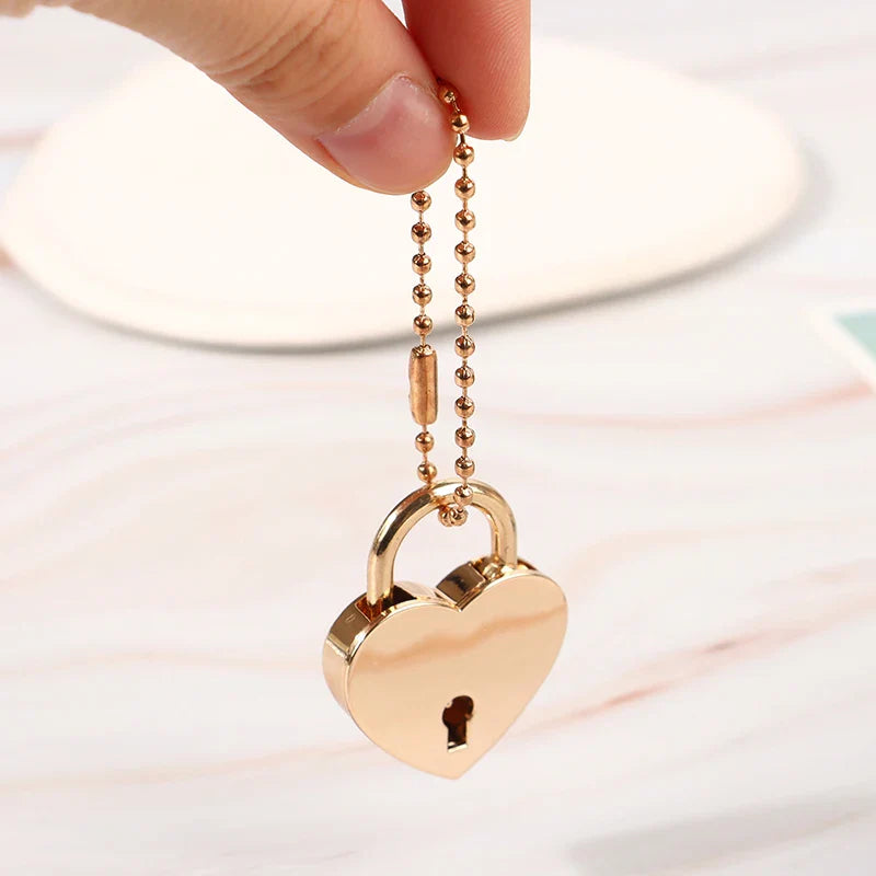 Antique Style Mini Heart-Shaped Padlock – Vintage Gold Key Lock for Diaries, Jewelry, and Weddings with Key
