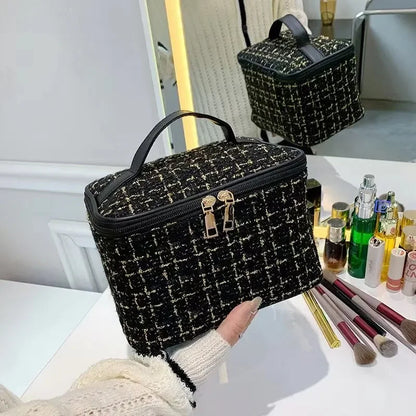 Korean-Style Large Cosmetic Bag – Instagram-Inspired Chanel-Style Ladies’ Handheld Toiletry Organizer