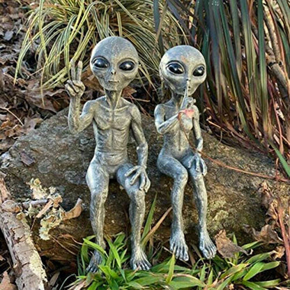 Outdoor Space Alien Ornaments - Resin Garden Statue Figurines for Home Decoration and Gift, Miniature Yard Decor