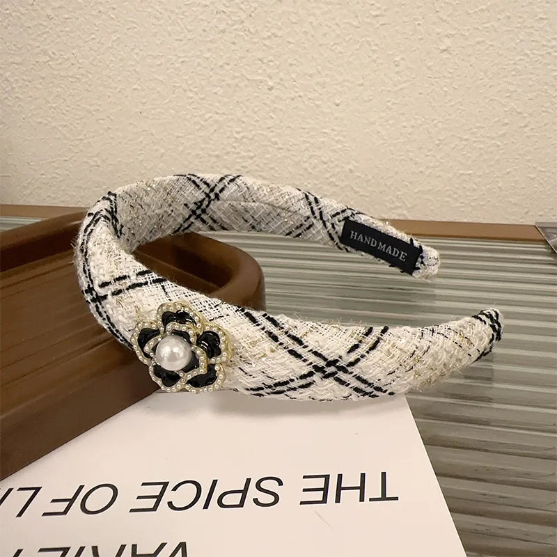 Black & White Camellia Embroidery Hairband – Woolen Weave Padded Headband for Women, French Fashion, Autumn/Winter 2023