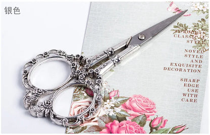 Retro Nail Art Scissors – Stainless Steel Cuticle Precision Tool for Nail Salon, Pedicure & Beauty Grooming Kit
