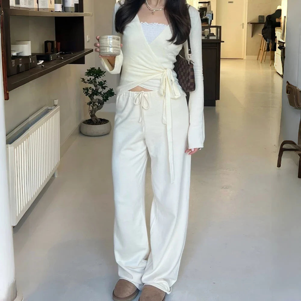 Apprabant Women’s Casual Fashion Set – Drawstring High-Waist Trousers with Plush Loose Pants and Lace-Up Flared Sleeve V-Neck Top