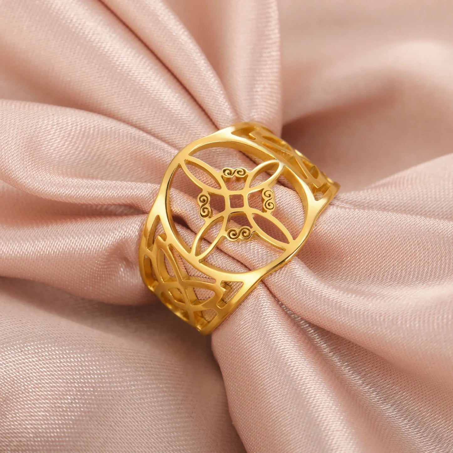 LIKGREAT Witch Knot Ring – Hollow Stainless Steel Celtic Amulet, Protection Jewelry for Men & Women, Couple Gifts
