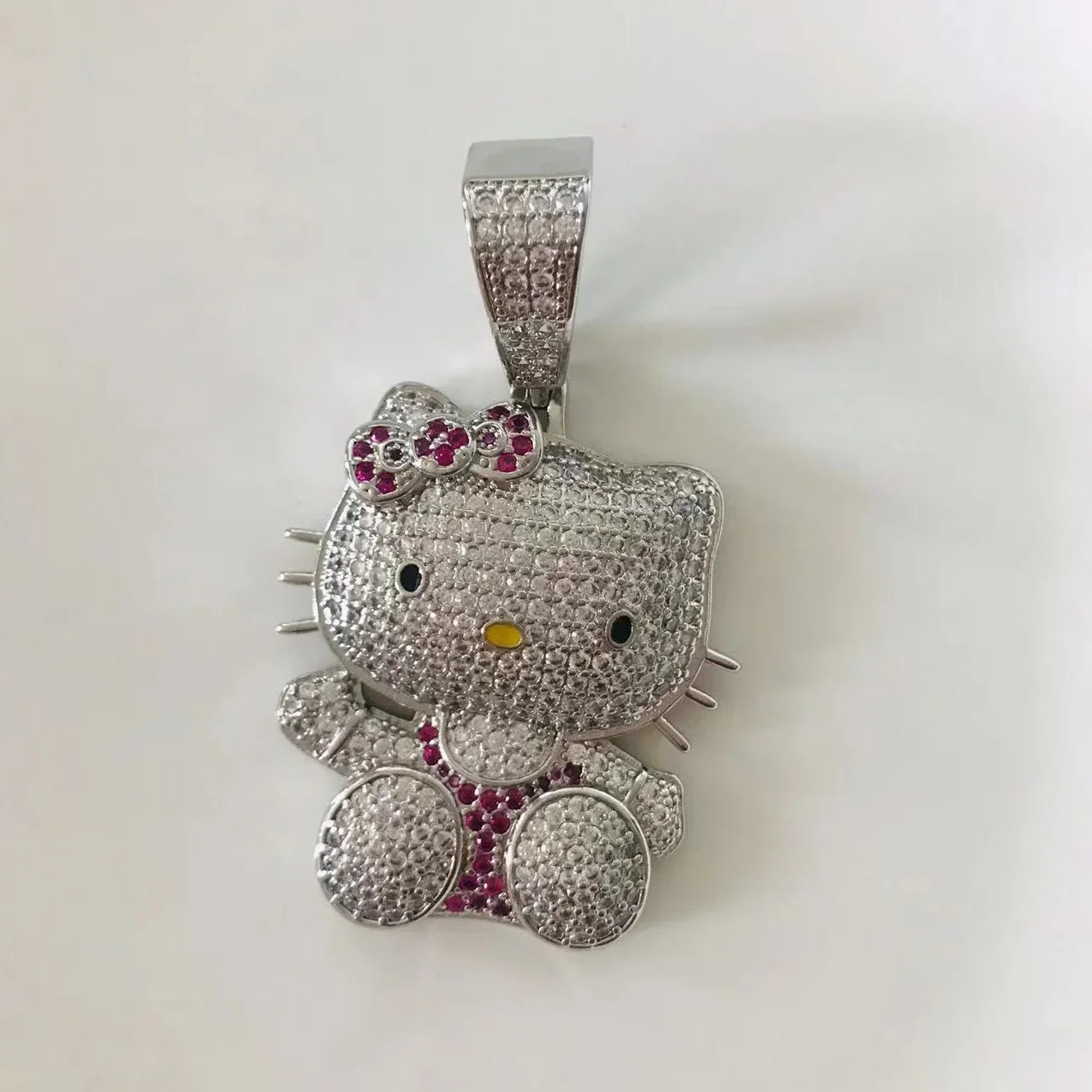 Kawaii Hello Kitty Necklace – Anime Sanrio Hip Hop Diamond Pendant with Cuba Chain, Cute Cartoon Jewelry Gift for Men & Women