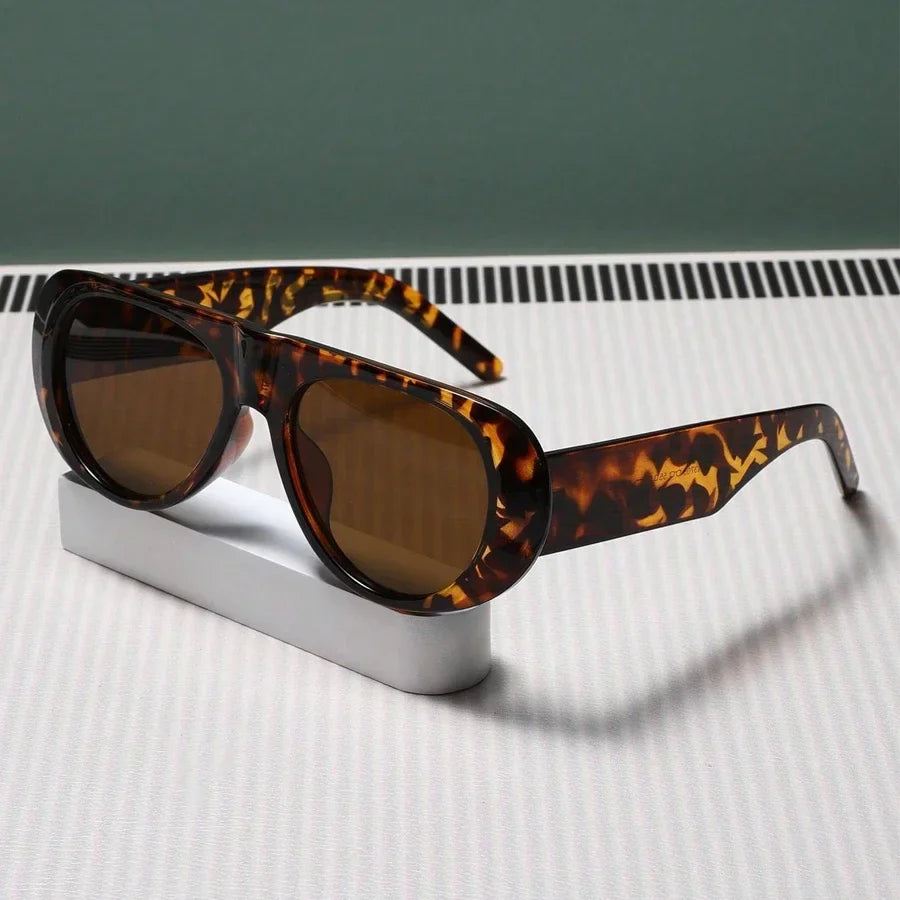 Fashion Retro Oval Large Frame Sunglasses — Minimalist Design UV-Resistant Eyewear for Women