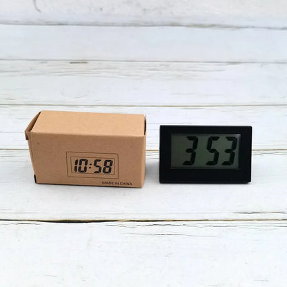 Mini Portable Desk Clock - 5.223.5cm 12-Hour Time Display Digital Clock with Date - Electronic Table Clock for Student/Car/Bedroom
