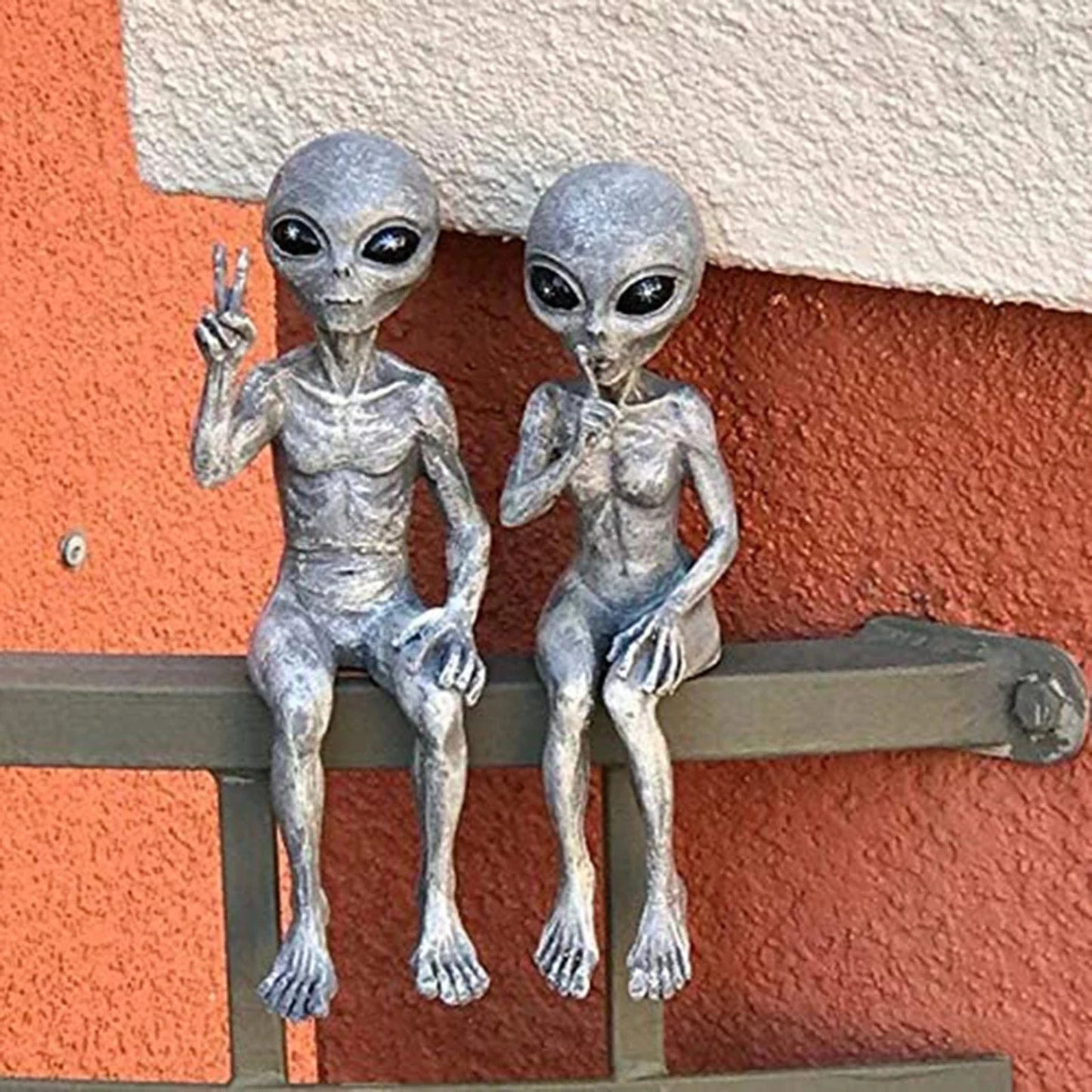 Outdoor Space Alien Ornaments - Resin Garden Statue Figurines for Home Decoration and Gift, Miniature Yard Decor