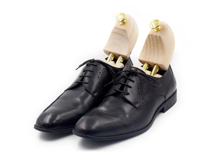 Adjustable Twin Tube Shoe Trees for Men & Women – New Zealand Pine Wood Shoe Shaper