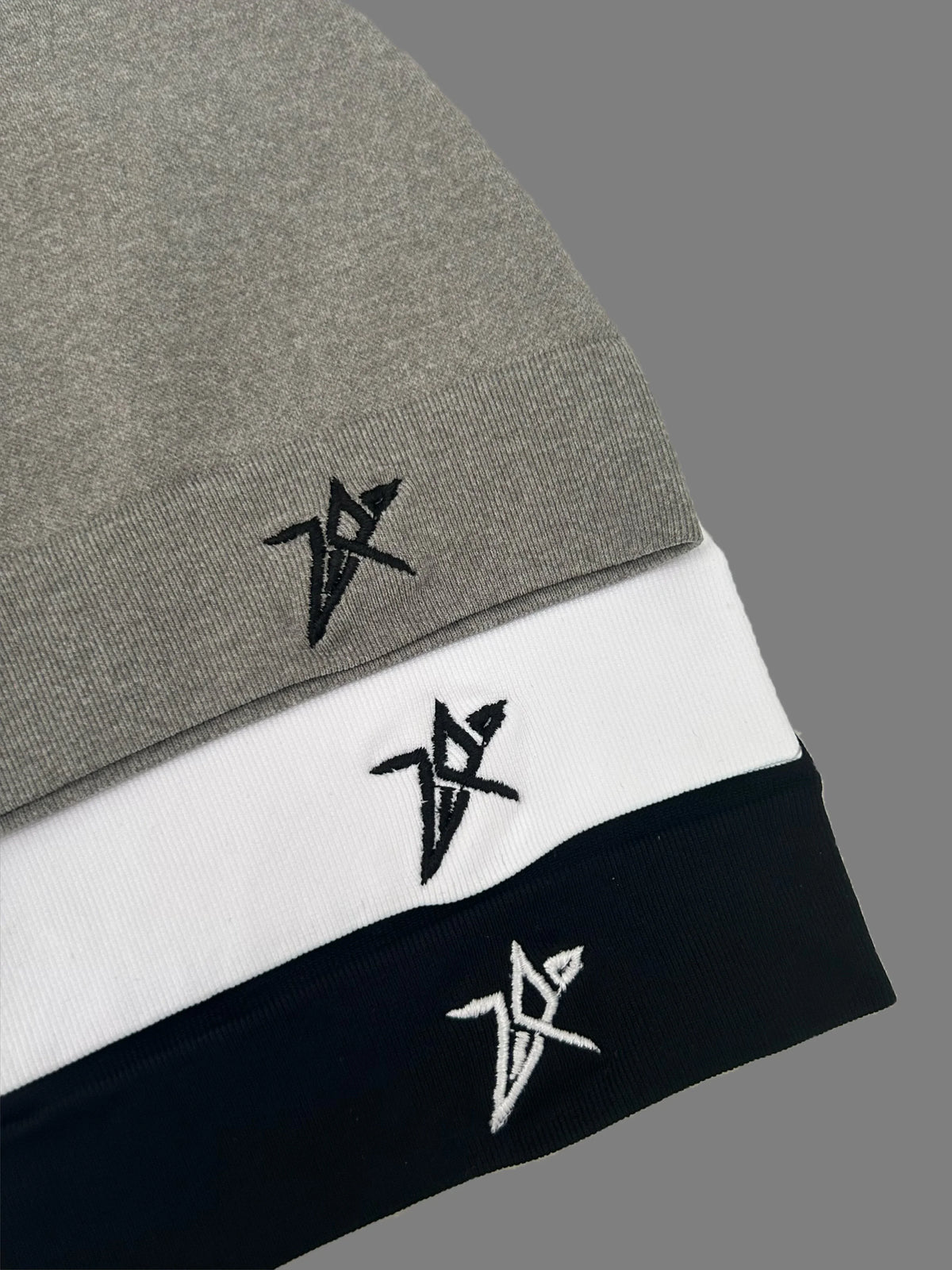Star Embroidered Skull Cap Beanie – Lightweight Breathable Stretch Knit Hat for Men & Women Outdoor Sports, Hiking & Cycling