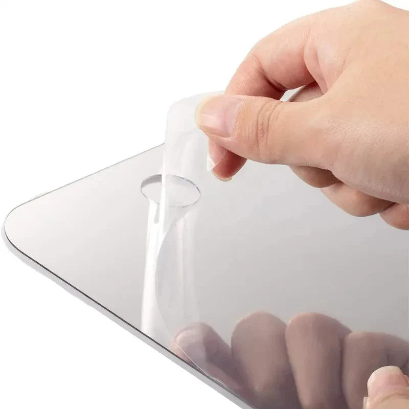Acrylic Shower Mirror with Wall Suction: Portable Travel Bathroom Accessory for Men's Shaving, Women's Makeup - 1 Piece