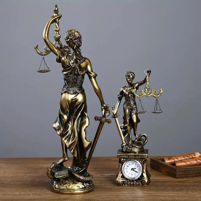 European Retro Copper Goddess of Justice Ornament – Creative Home Decor for Living Room, Office, and Desk, 1PCS