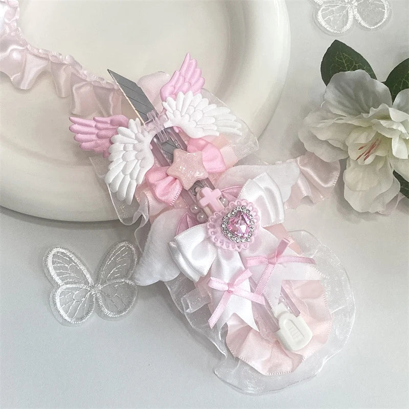 Sweet Pink Korean Y2K Heart Bow Utility Knife – Cute Portable Box Cutter for Students & Scrapbooking