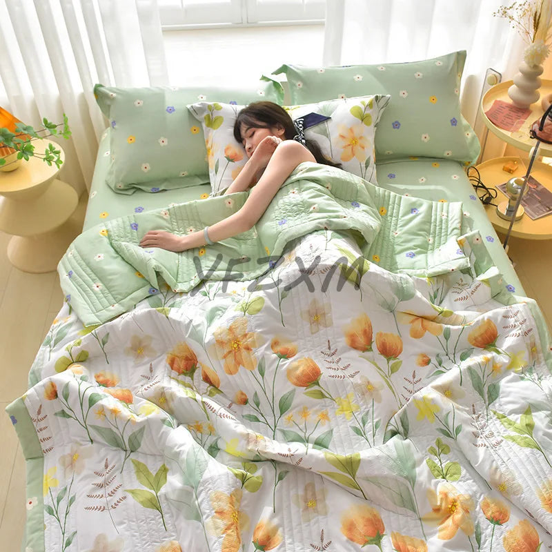 Quilted Spring Summer Quilt – Soft, Lightweight & Breathable Duvet for Queen Size, Comfortable & Washable