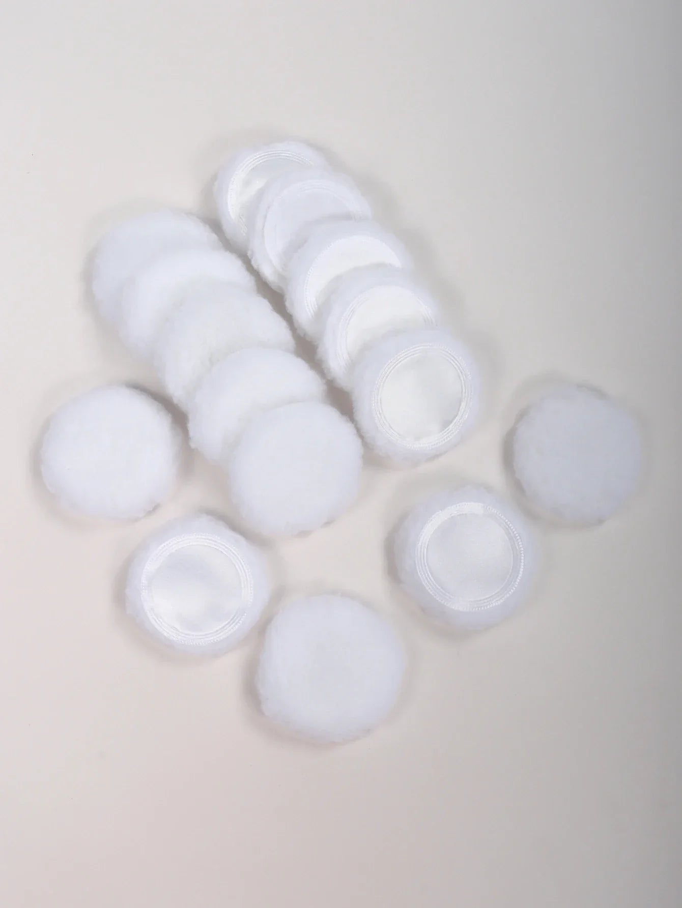 2/5/10/20PCS White Round Powder Puffs – Portable High-Grade Makeup Applicators for Base & Setting