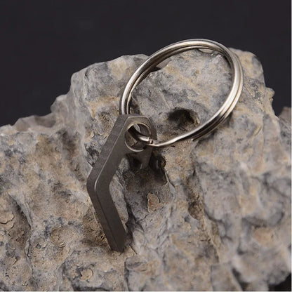 Mini EDC Bottle Opener Keyring – Lightweight Pocket Tool for Outdoor Camping, Hiking, Utility Gadget Keychain