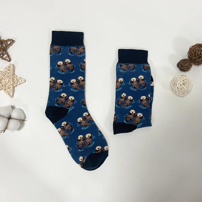 Cute Otter Swimming Mid-Calf Men’s Socks – Comfy Novelty Socks for All Seasons