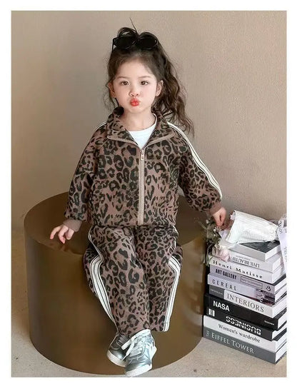 Girls' Spring Sportswear Set – Stylish Leopard Pattern Top & Pants Two-Piece Outfit for Children
