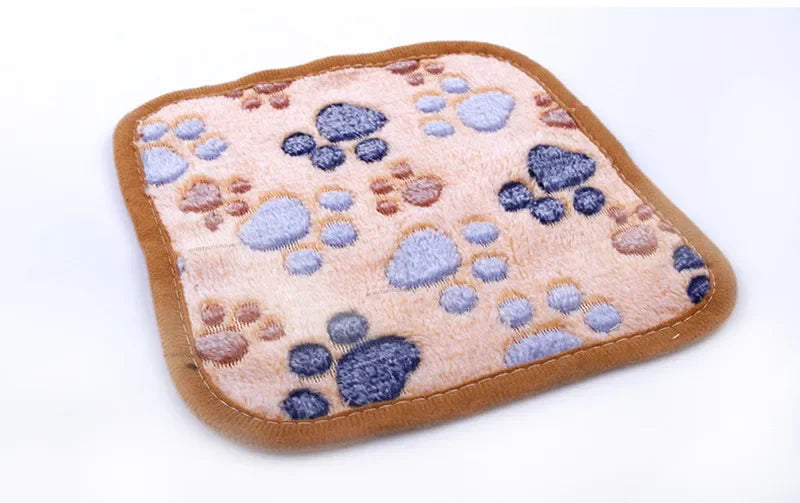 Soft Sleep Mat for Small Pets – Plush Bed Blanket for Hamsters, Puppies, Kittens, Rabbits & Guinea Pigs