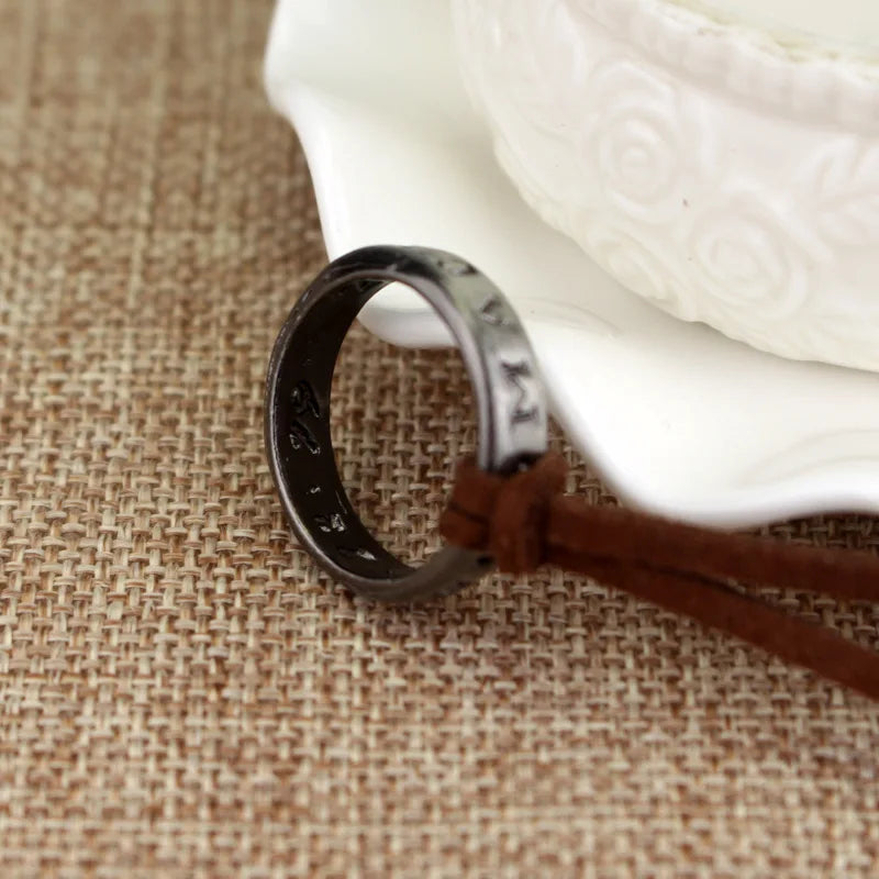 Uncharted 4 Nathan Drake Necklace — Vintage Leather Pendant Cosplay Ring Gaming Jewelry Prop