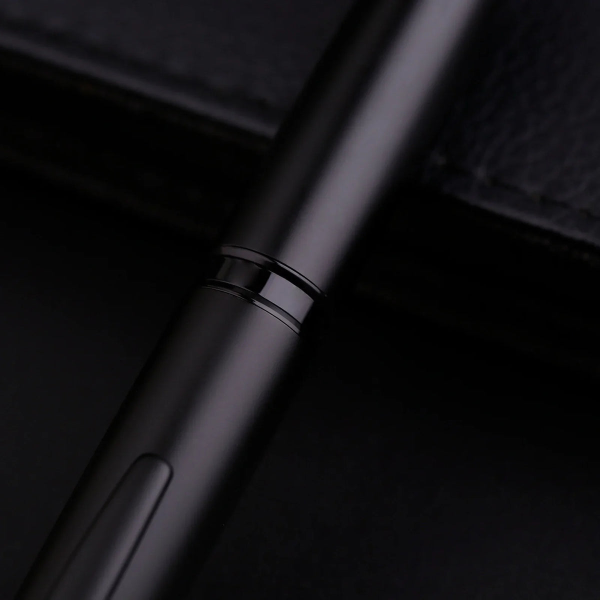 MAJOHN A1 Retractable Fountain Pen – EF 0.4mm Nib, Matte Black Metal Ink Pen with Converter, Ideal for Students and Gifts