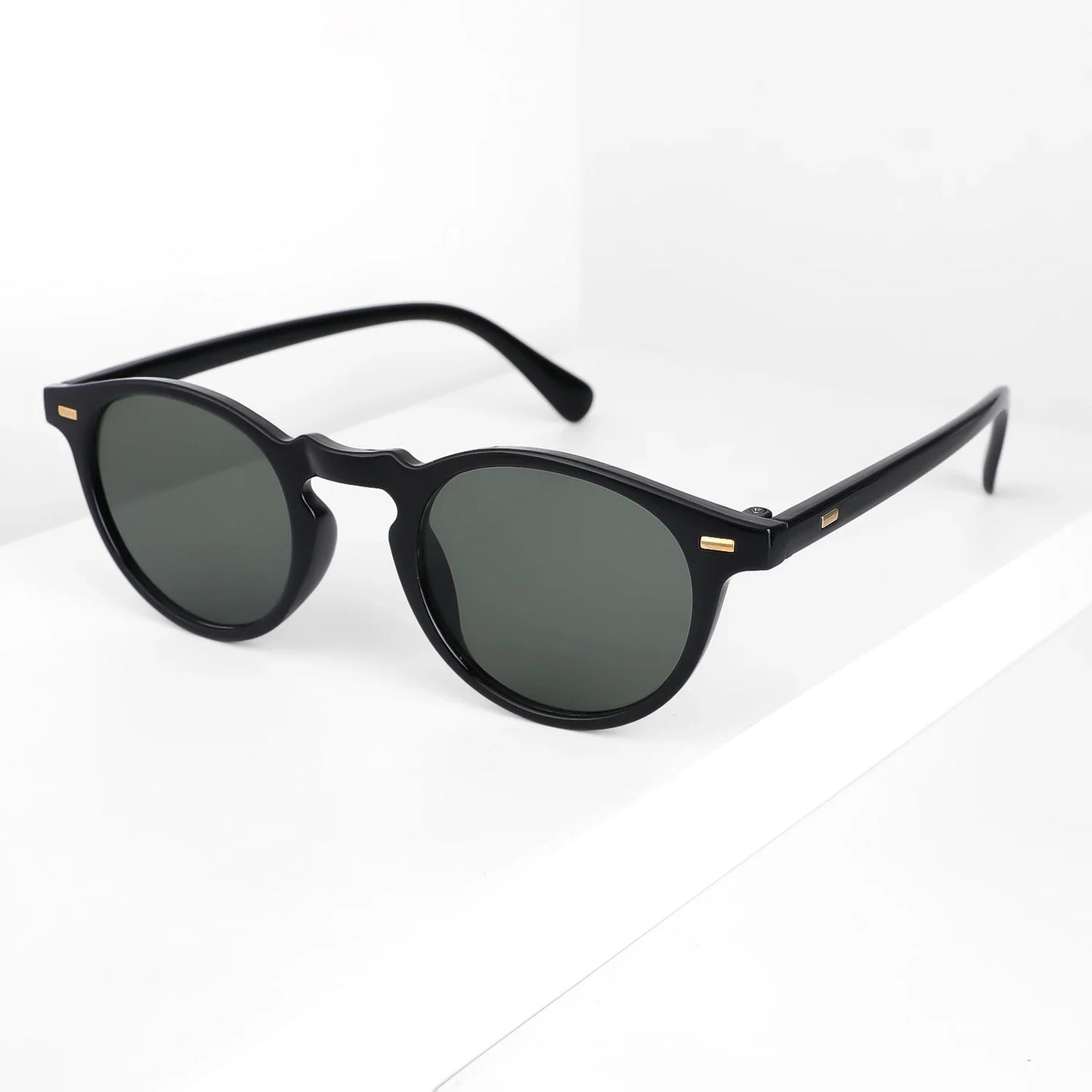 Small Round Sunglasses — Retro Classic UV400 Shades for Men & Women, Perfect for Travel, Shopping & Hiking