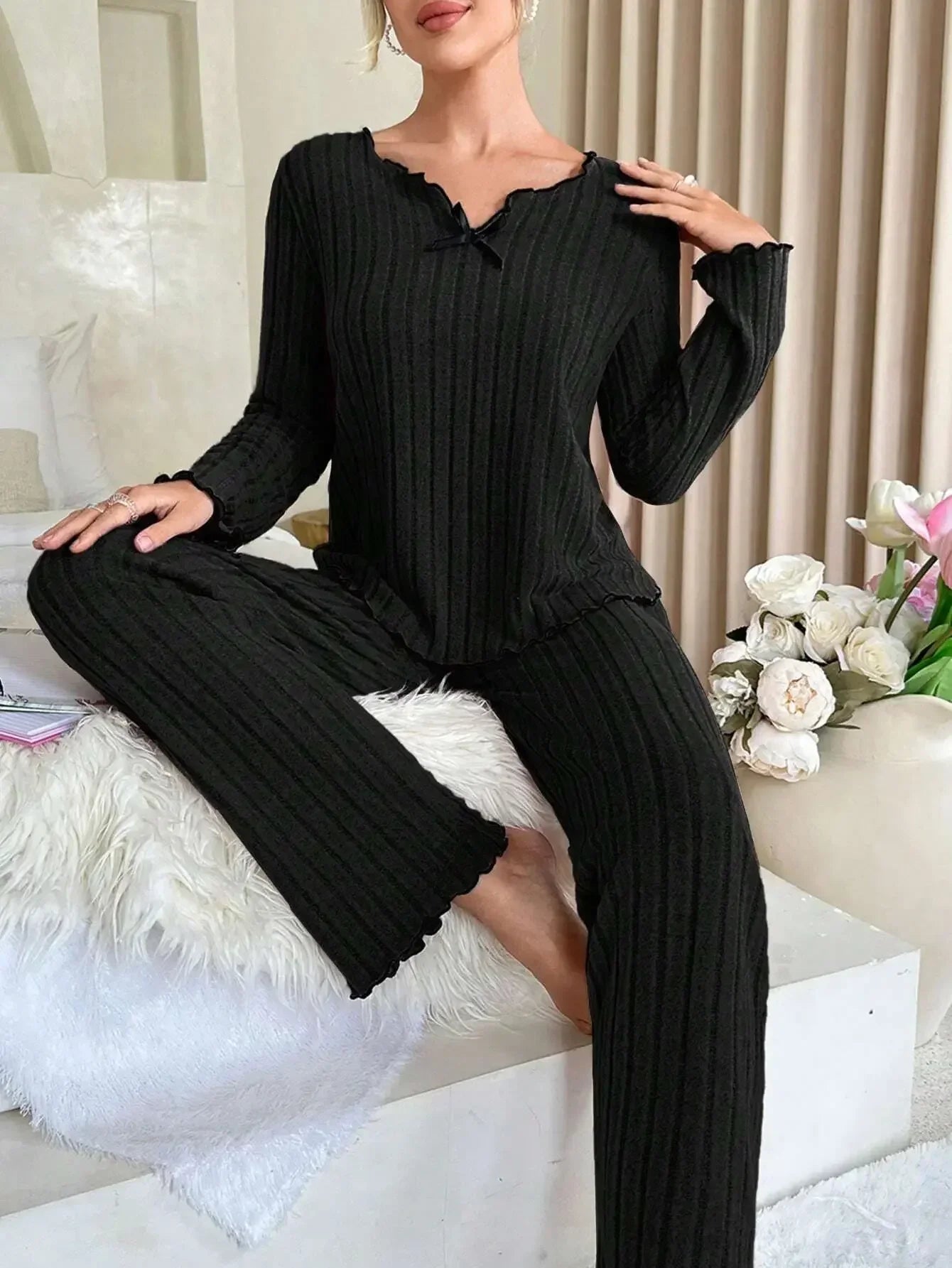 Women’s Autumn & Winter Plush Pajama Set – Warm Long-Sleeve Top and Trousers, Casual 2-Piece Homewear Loungewear