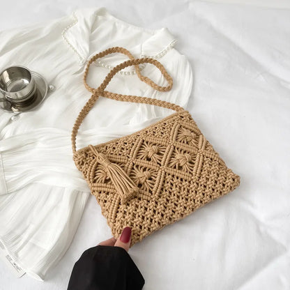 Women’s Summer Straw Messenger Bag – Hollow Woven Shoulder Bag with Tassel, Fashion Crossbody Beach Travel Bag