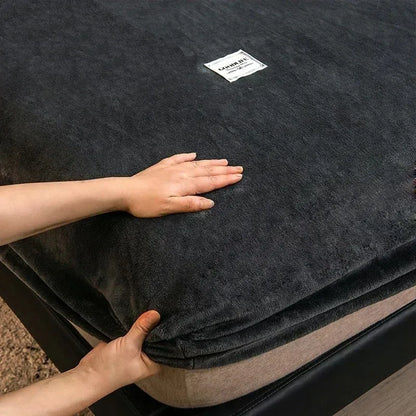 Soft Warm Plush Fitted Sheet – Elastic Coral Fleece Mattress Cover for Winter, Luxury Double Bed Bedding
