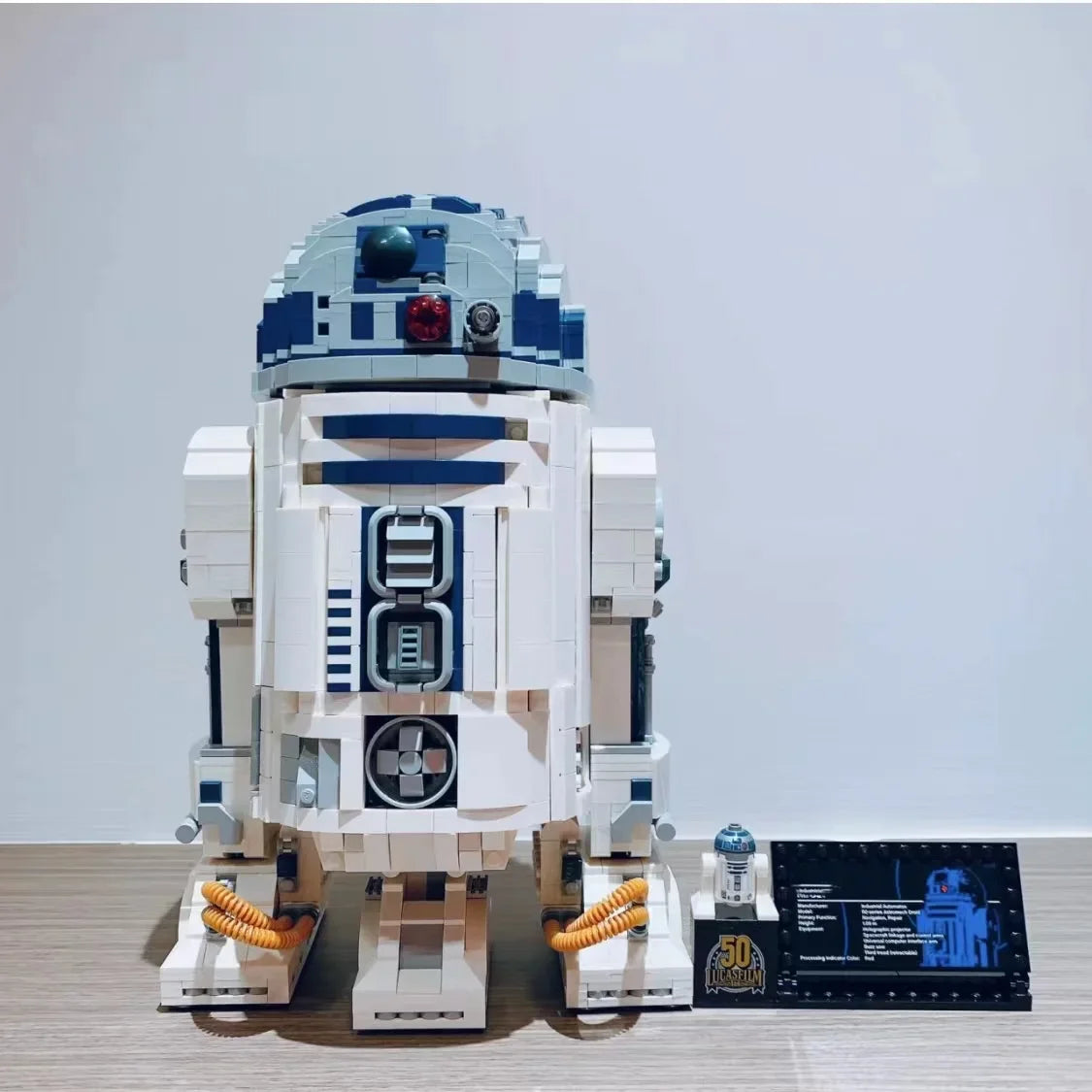 MOC 2314-Piece Space Robot Building Blocks – R2/R2D2 Figures Model Toy for Kids, Birthday & Christmas Gift
