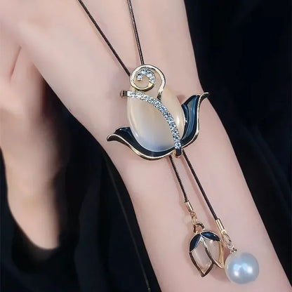 Opal Tulip Long Sweater Necklace – Elegant Floral Pendant Chain for Women Autumn Winter Fashion Accessories