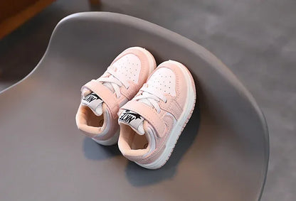 2025 Toddler & Kids White Sneakers — Fashionable Non-Slip Walking Shoes for Boys, Breathable Outdoor Casual Board Shoes