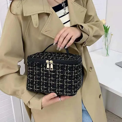 Korean-Style Large Cosmetic Bag – Instagram-Inspired Chanel-Style Ladies’ Handheld Toiletry Organizer