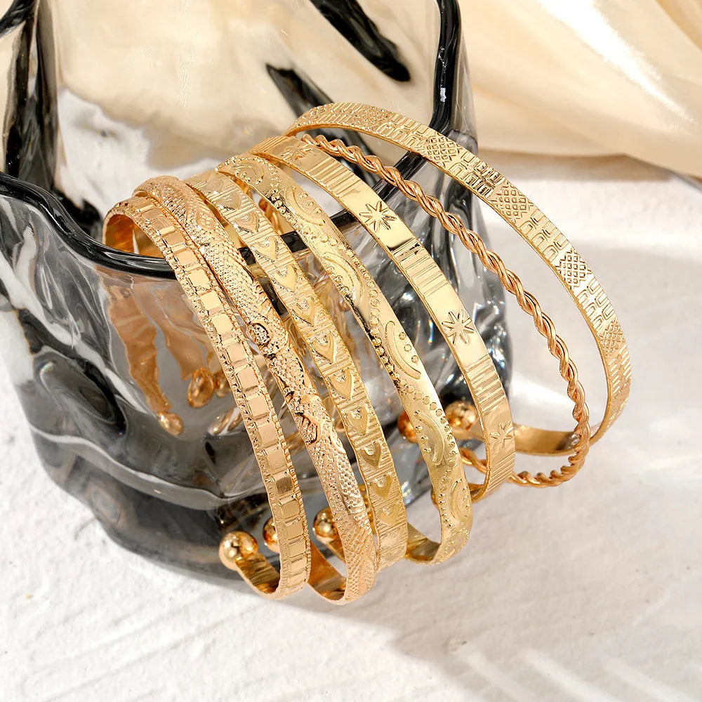 7-Piece Punk Gold Heart Print Bracelet Set for Women – Streetwear Goth Open Metal Bangles Fashion Jewelry Gift 2024