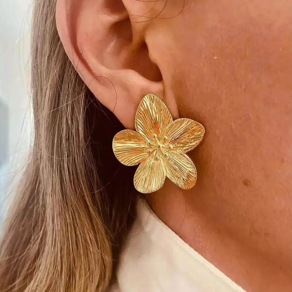 2PC Women's Trendy Stainless Steel Flower Earrings – Fashionable Outdoor Travel & Party Gifts