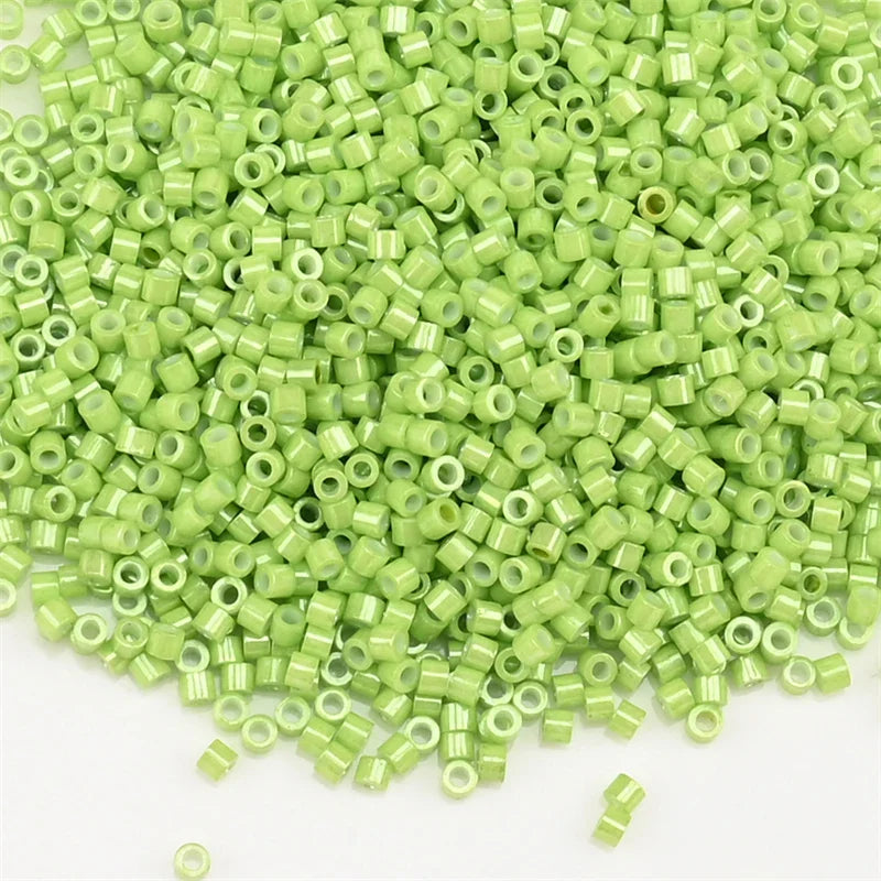 1000Pcs 1.6x1.3mm Japan Glass Seed Beads 11/0 – Cylindrical Loose Beads for DIY Statement Jewelry Making (5g Pack)