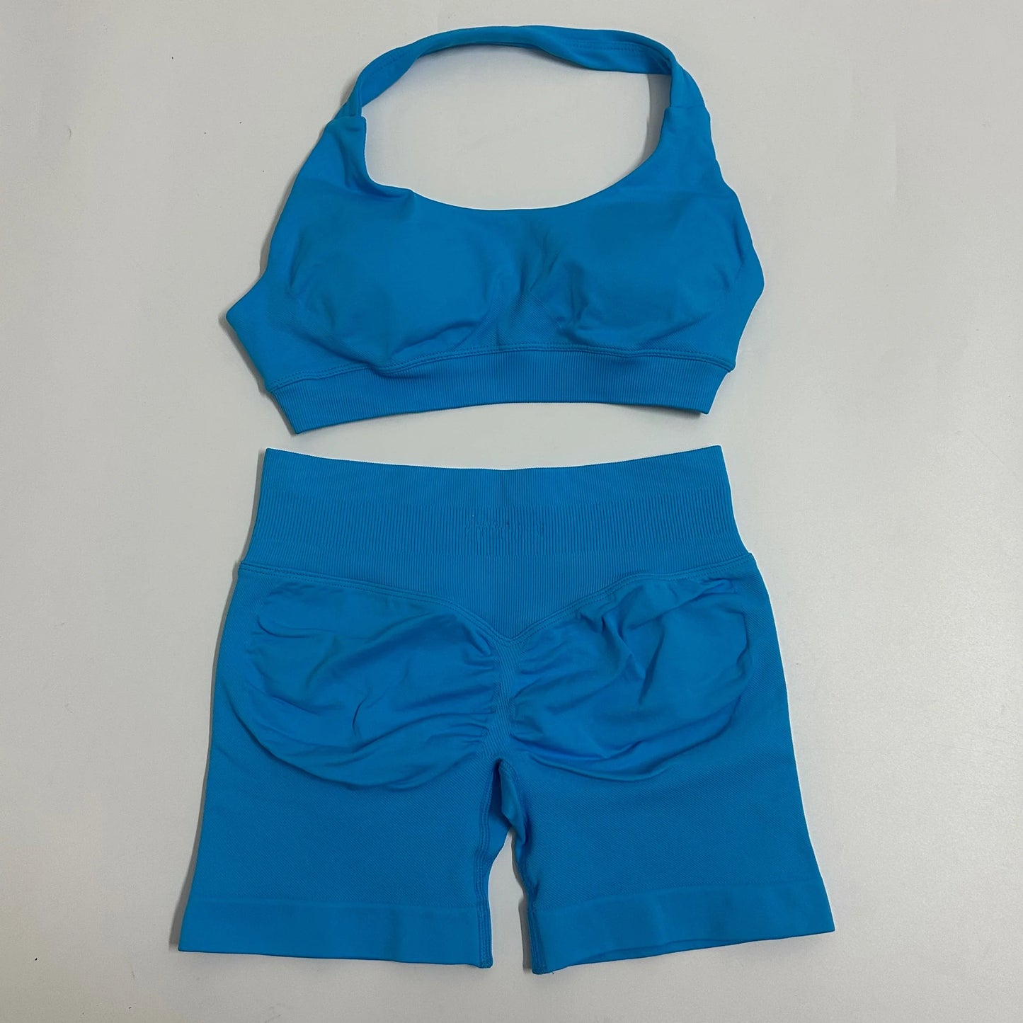 2PCS Seamless Yoga Workout Set – Scrunch Shorts & Halter Sports Bra Gym Fitness Outfit