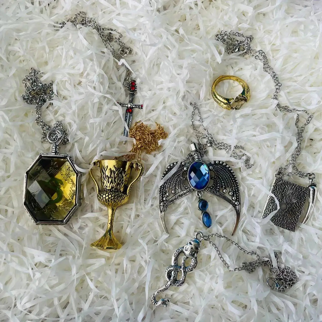 Dark Fantasy Snake & Eagle Pendant Ring Set - 7-Piece Halloween Collectible Gift Set