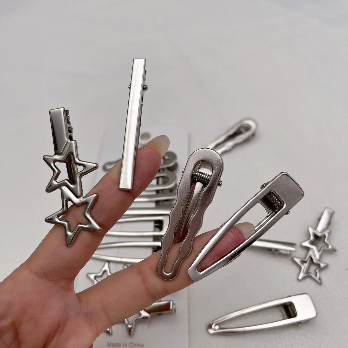 Silver Metal Hair Clips for Women & Girls | Y2K Duckbill Hairpin, Bangs Side Barrettes