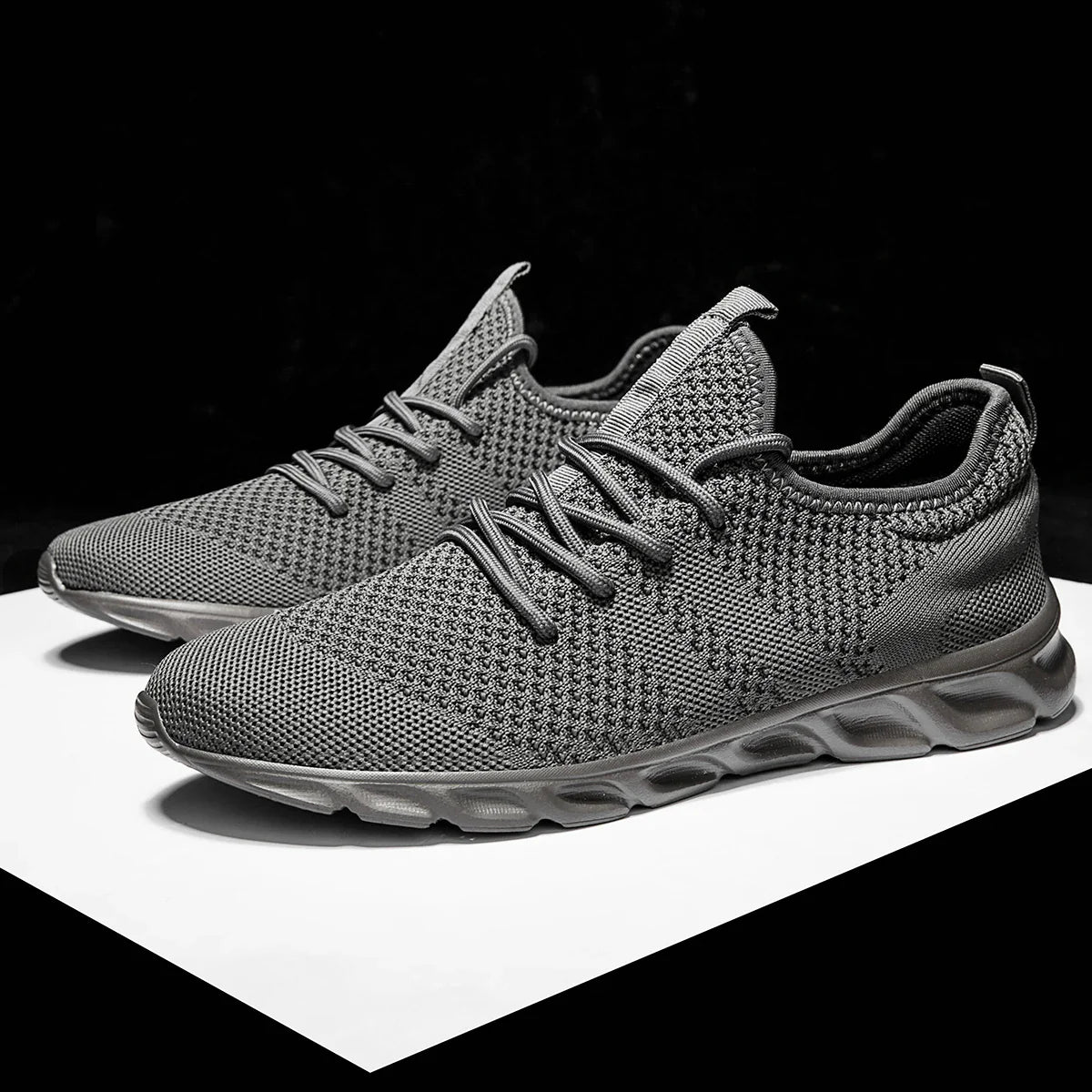 Men's Light Running Shoes – Comfortable, Breathable, Anti-Skid & Wear-Resistant Sneakers for Jogging & Sports