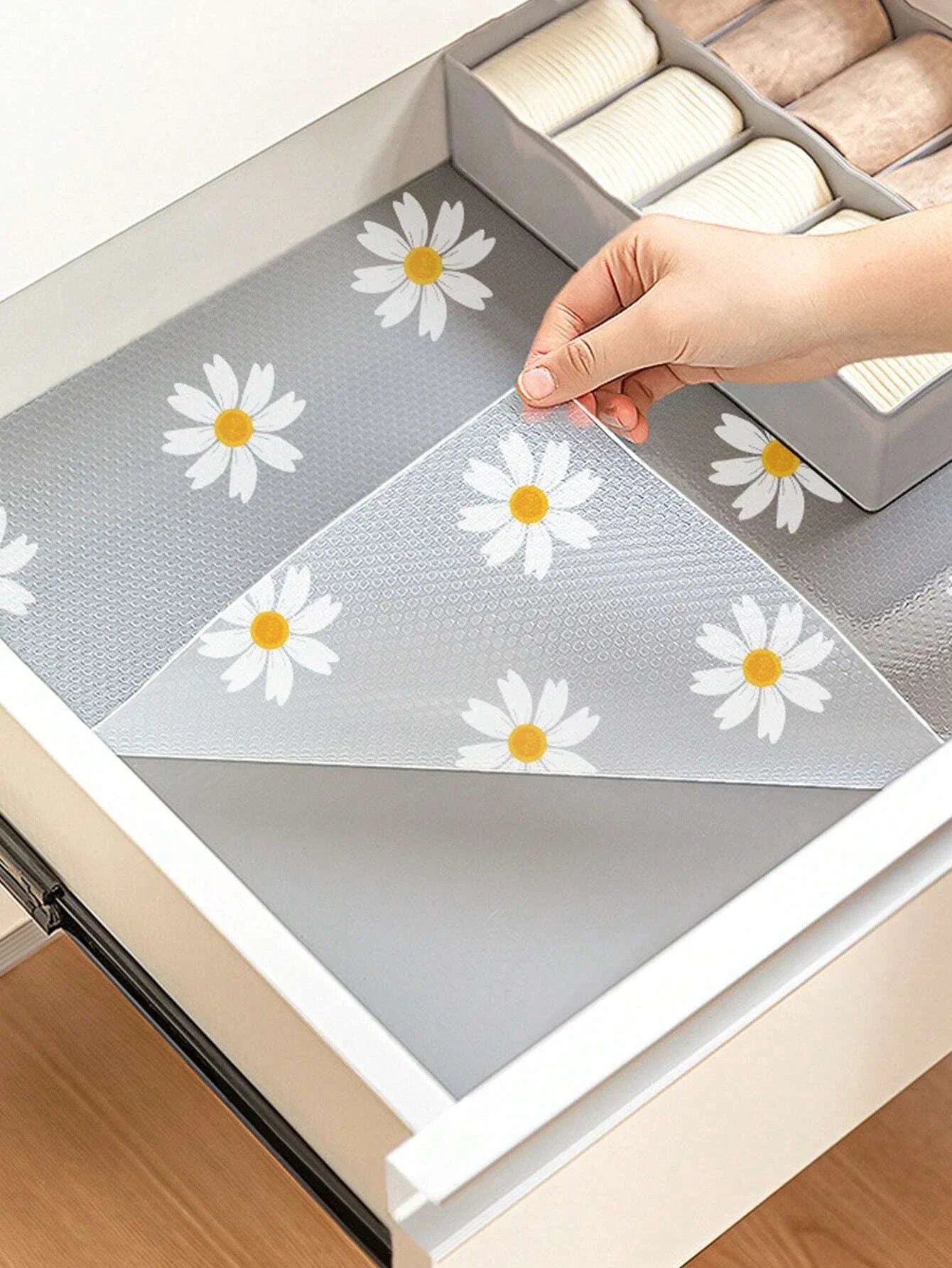 Daisy Shelf Liner — Waterproof EVA Kitchen Cabinet, Fridge & Drawer Mat