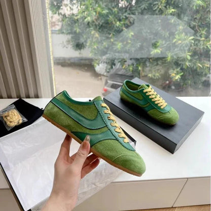 German 2025 Women’s Leather Sneakers — Retro Lace-Up Flat Training Shoes, Large Size Forrest Gump Style
