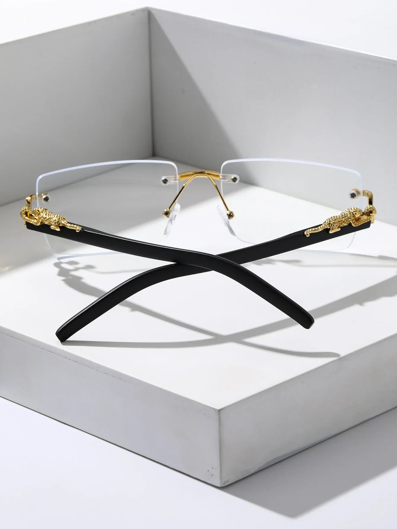 Fashionable Frameless Rectangular Personalized Sunglasses – Trendy Eyewear for Daily Life