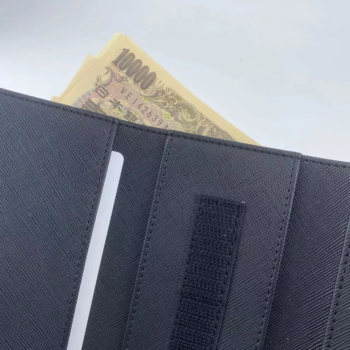 Multi-Functional 2-in-1 Portable Coin Clip & Card Wallet – Colorful Tri-Fold Coin Purse for Travel & Loss Prevention