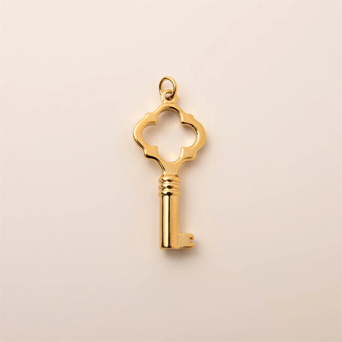 Fashion Dance Boot Pendant Necklace – Gold Plated Collarbone Chain Love Charm Jewelry for Women