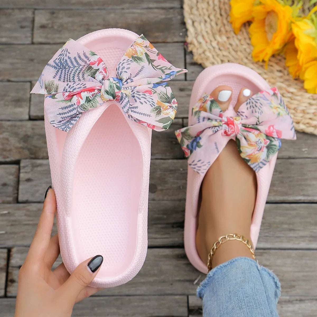 Women's Leopard Bow Flip Flops - Soft Thick-Soled Cloud Slippers for Summer Beach & Travel