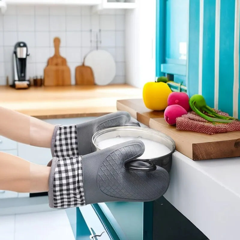 Silicone Insulated Kitchen Glove – Anti-Slip, Thickened, Heat-Resistant & Anti-Scalding